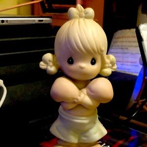 Enesco PreciousMoments Collection. “Faith Is A Victory” 1989. Samuel J. Butcher.